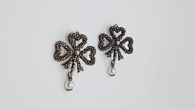 Gucci, orecchini in argento e perle YBD434676